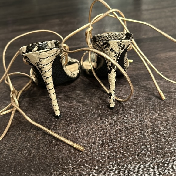 Snake Print heels - Picture 3 of 4